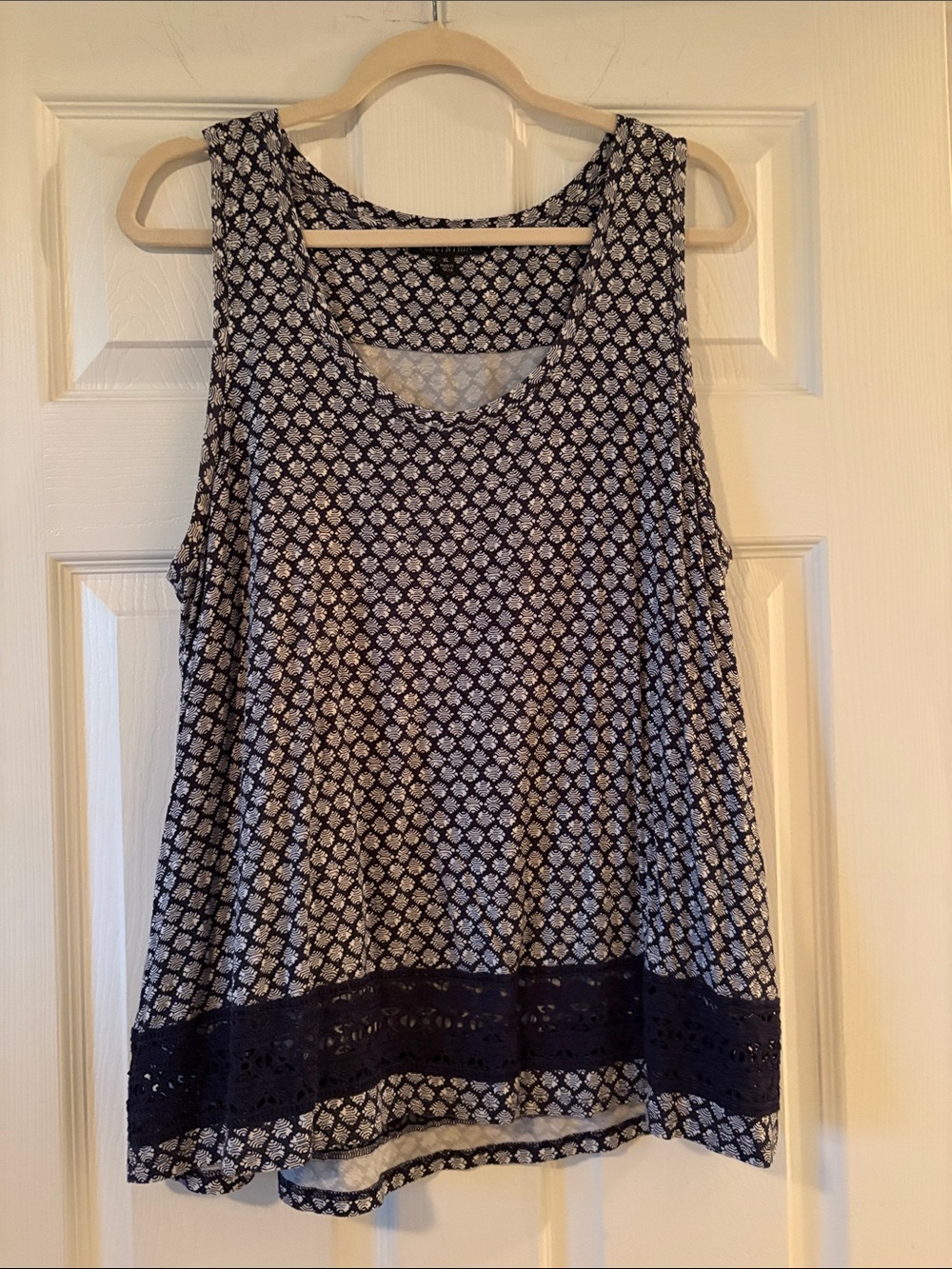 For Cynthia Navy and White Printed Lace-Hem Tank